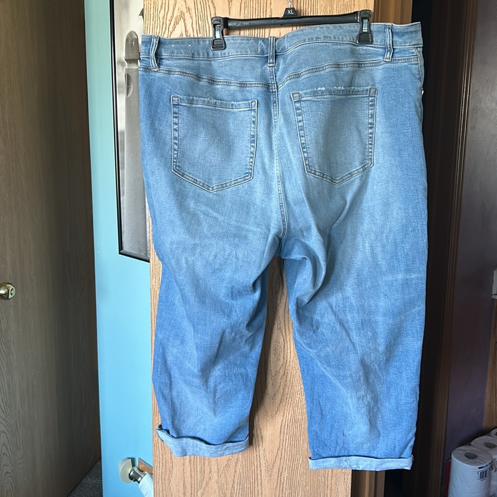 Lane Bryant Blue Denim Capri Jeans - Picture 2 of 4
